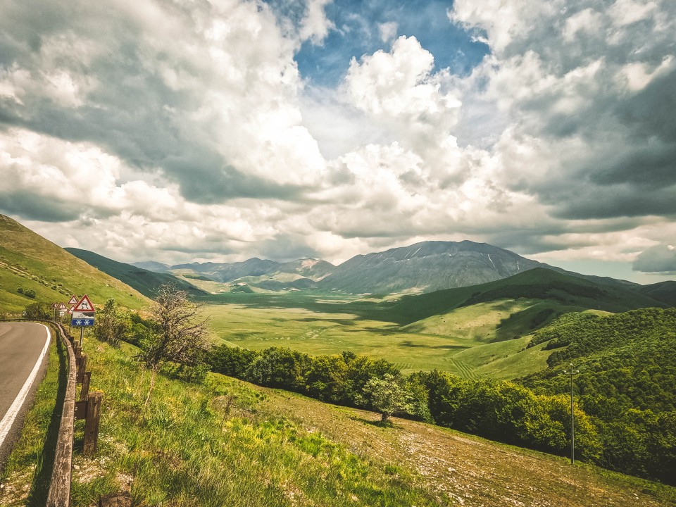 CENTRO ITALIA | Parco Nazionale dei Monti Sibillini, Piani di Castelluccio, Norcia, L'Aquila