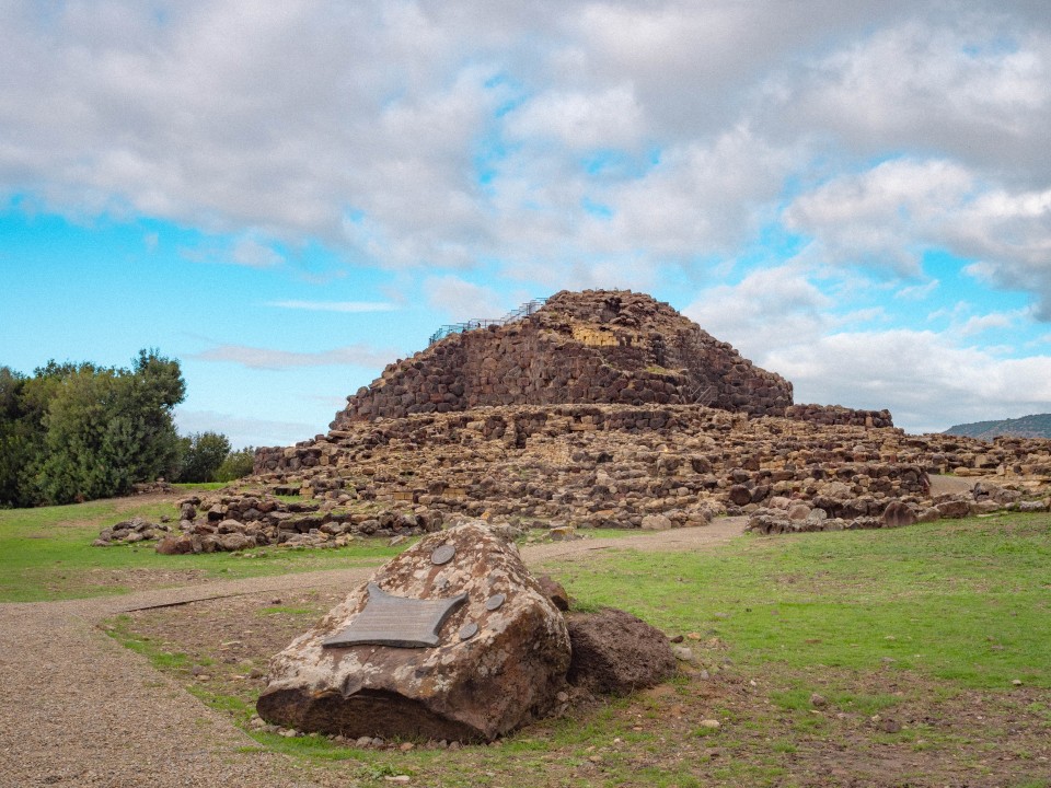 Nuraghe Su Nuraxi e Casa Zapata, Barumini