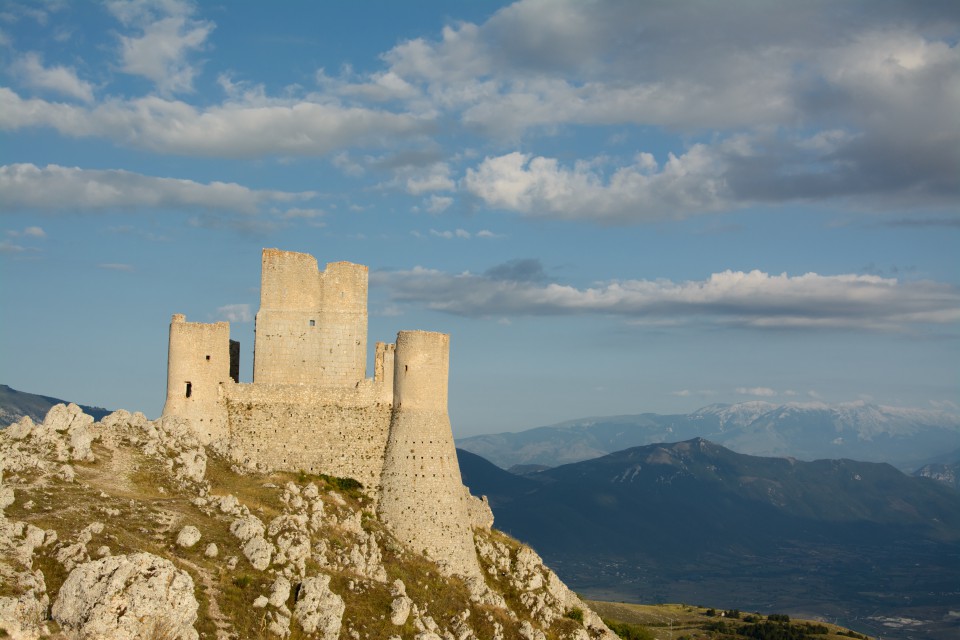 ABRUZZO | Viaggio tra Rocca Calascio, Santo Stefano di Sessanio e Campo Imperatore