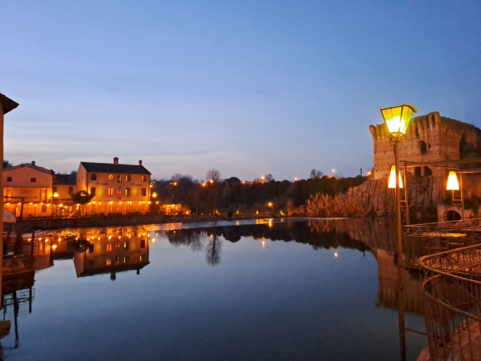 Borghetto sul Mincio di notte