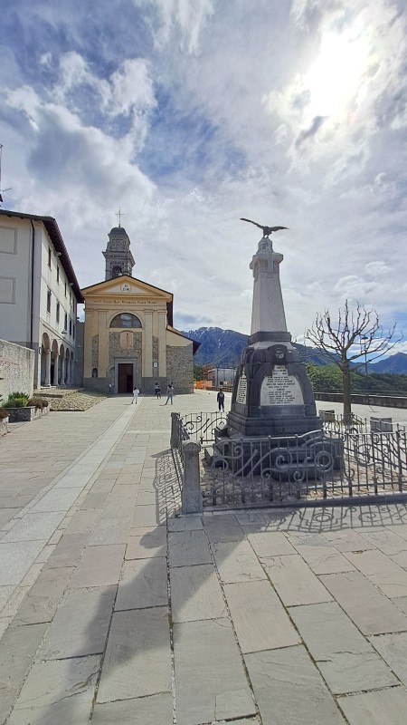 Monumento ai caduti di Dossena