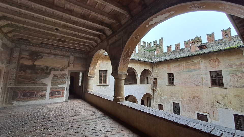 Castello di Malpaga