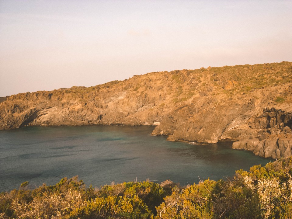 Giro completo dell'isola dalla Strada Perimetrale alla scoperta delle Cale