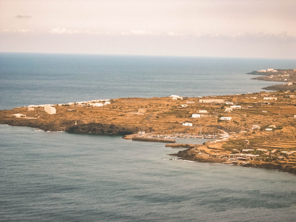 Giro completo dell'isola dalla Strada Perimetrale alla scoperta delle Cale