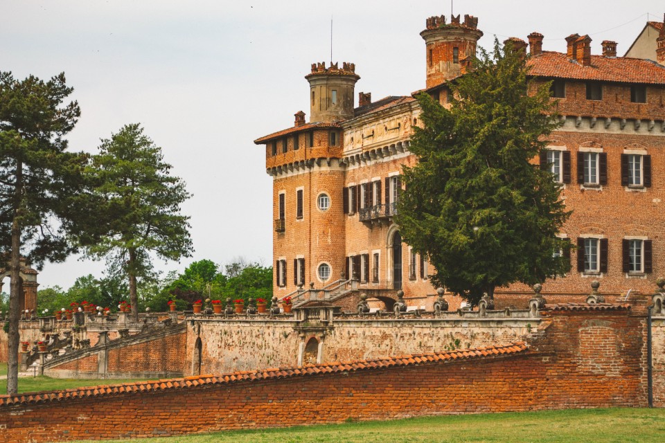 Castello di Chignolo Po, visto dal pianoro