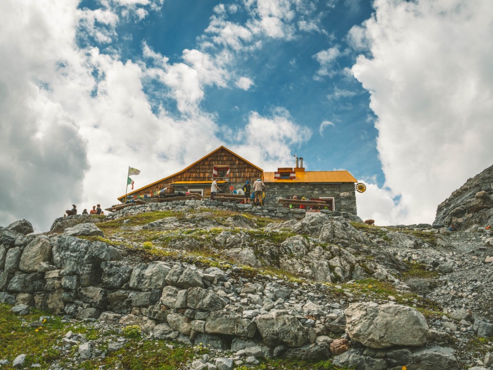 Rifugio V Alpini, in Val Zebrù