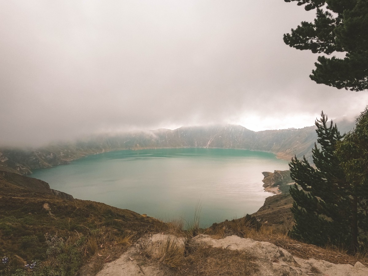 Laguna Quilotoa nella nebbia