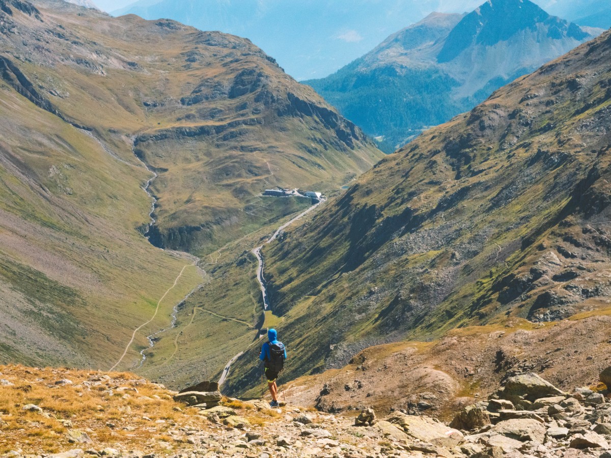 Scendiamo al passo della Forcola